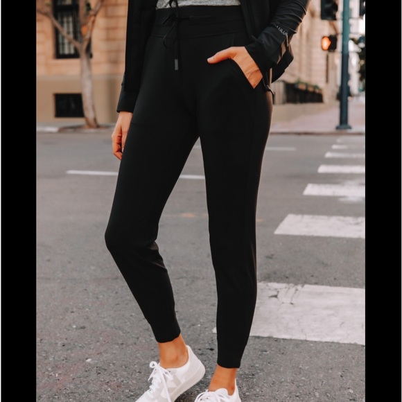 lululemon athletica Pants - Lululemon dark green ready to rulu crop jogger pants
